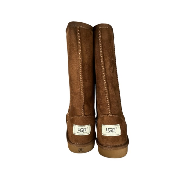 NIB UGG Classic Short boot in camel - Picture 3 of 9